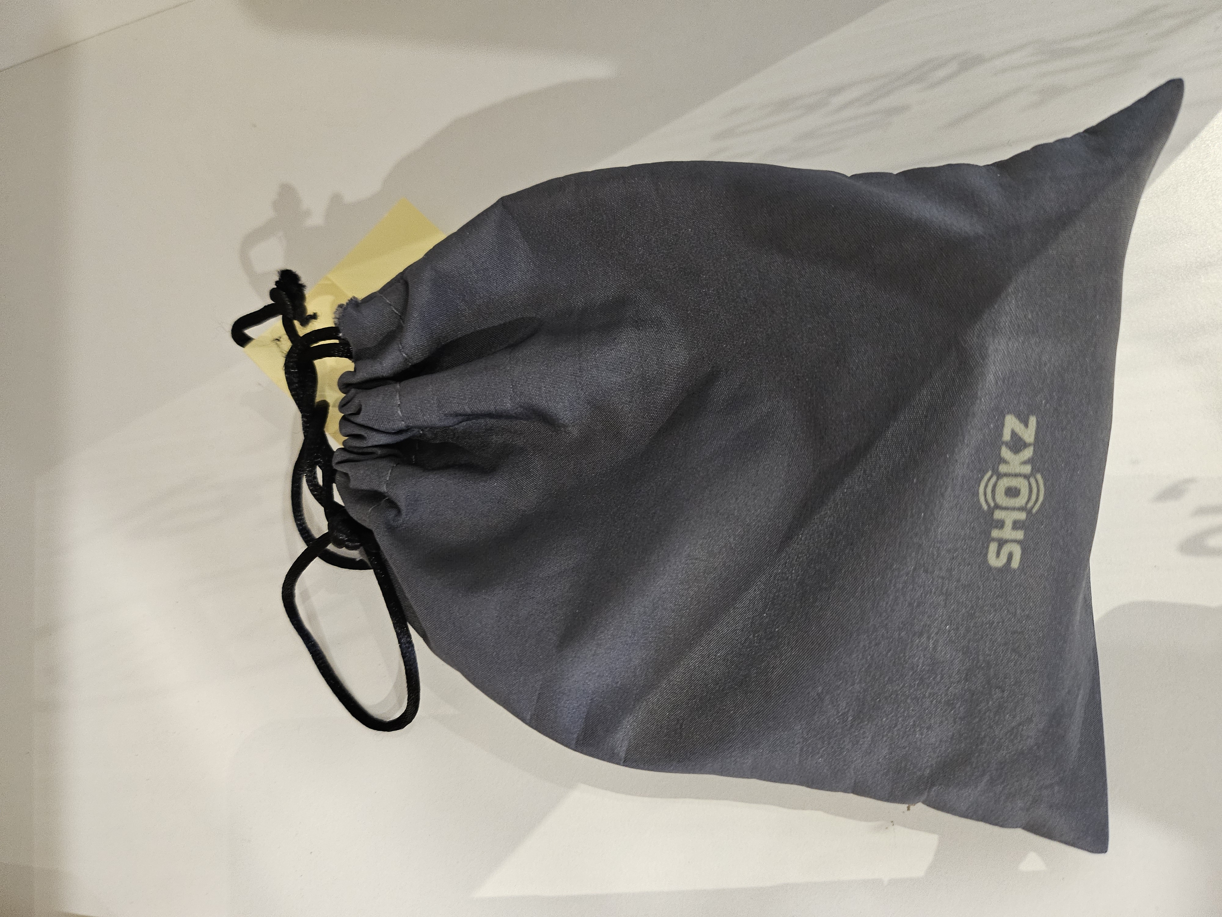 회색주머니(귀에 거는 이어폰)